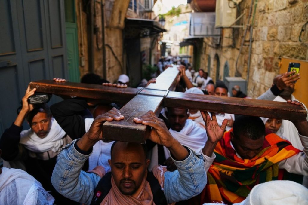 Пътят на болката: Православни християни извървяха Вия Долороса в Йерусалим