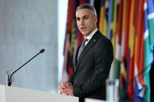 Премиерът Гюров: Примирието между САЩ и Иран ще нормализира пазарите и цените