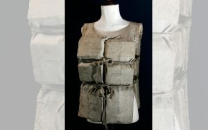 Рекордна сума: Спасителна жилетка от „Титаник“ бе продадена за близо милион долара