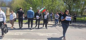 Протест блокира Ришкия проход край Карнобат заради некачествен ремонт на пътя