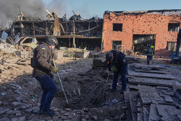 Русия обяви пълен контрол над Луганска област, Киев отрича напредък на фронта Русия обяви пълен контрол над Луганска област, Киев отрича напредък на фронта