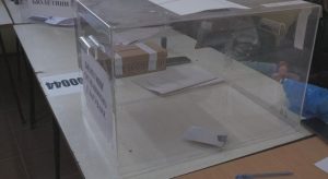 Съставят акт на член на СИК в Бургас, отворил урна с бюлетини преди края на изборния ден