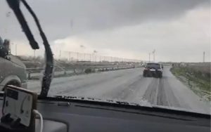 Силна градушка превърна пътя край Поморие в капан: Пет коли катастрофираха