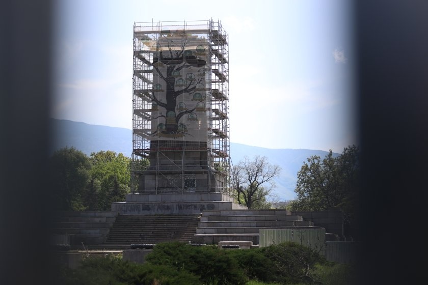 Скелето около Паметника на Съветската армия в София ще бъде окончателно демонтирано