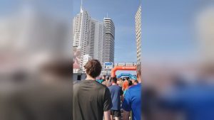 Българин гласува след маратон във Виена: Рекордна активност в чужбина