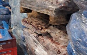 Спряха дейността на месокомбинат в Соколово: Унищожават над 6,5 тона опасни храни