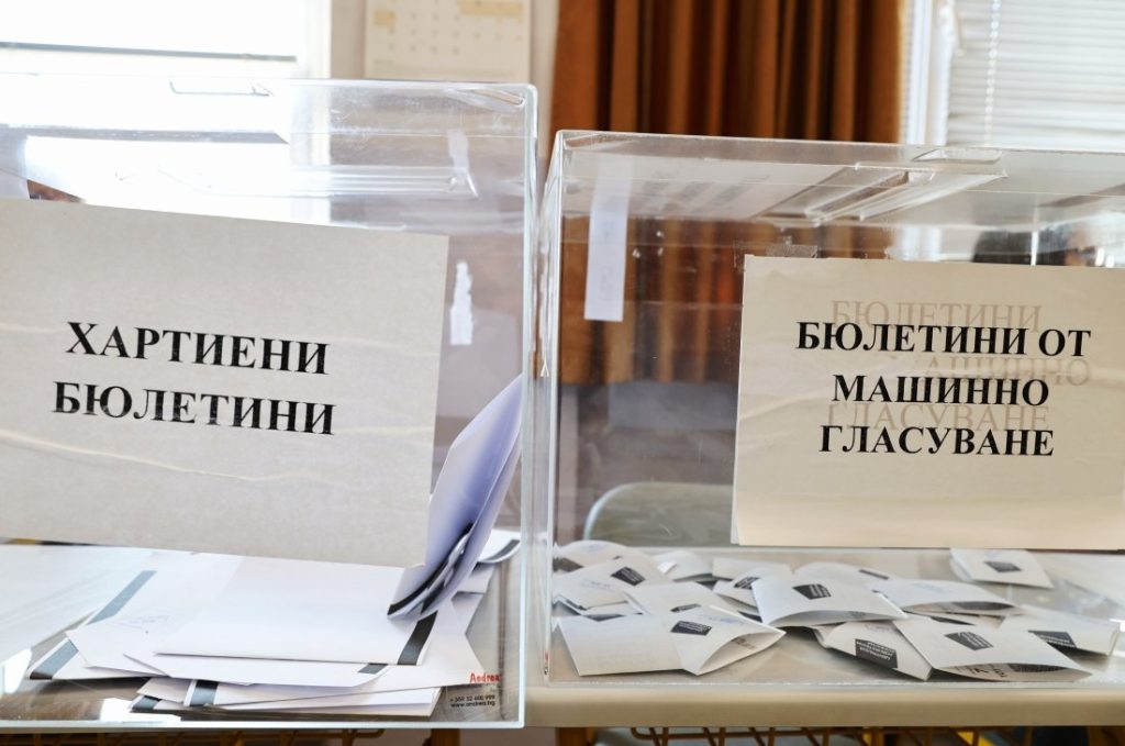 В три секции в Пловдив преустановиха машинното гласуване заради технически повреди