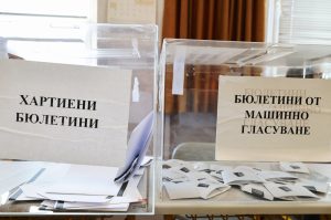 В три секции в Пловдив преустановиха машинното гласуване заради технически повреди