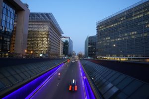 ЕК ускорява заема от 90 млрд. евро за Украйна въпреки ветото на Унгария