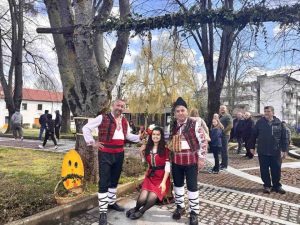 Великден в Малко Търново: Люлки и въртиколници съживяват традициите