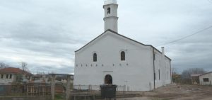 Жителите на село Черноземен възстановиха 170-годишния си храм за Великден