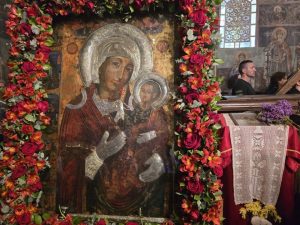 Патриарх Даниил оглавява празника на чудотворната икона „Света Богородица – Вратарница“ в Роженския манастир