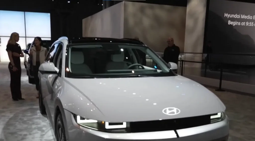 Скъпият бензин и електромобилите: Ще промени ли цената на горивото пазара?