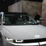 Скъпият бензин и електромобилите: Ще промени ли цената на горивото пазара?