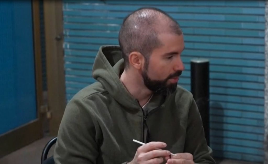 Младите мъже в Италия преоткриват плетенето като терапия срещу стреса