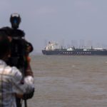 Иран отново блокира Ормузкия проток: Ултиматум на Тръмп и скок в цените на петрола