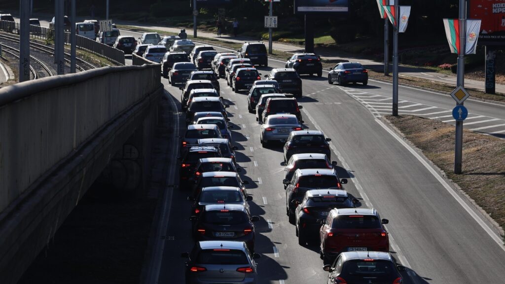 Мащабна полицейска акция и засилен трафик преди Великденските празници