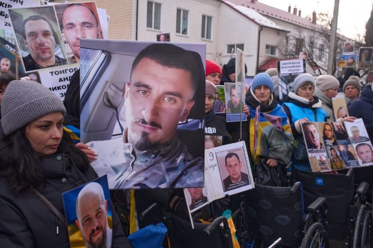 Войната в Украйна: Киев и Москва си размениха телата на над 1000 загинали войници