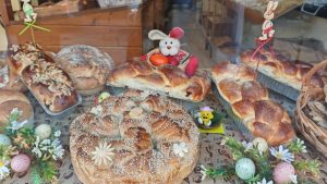 Великденската трапеза: Как се приготвя козунакът?