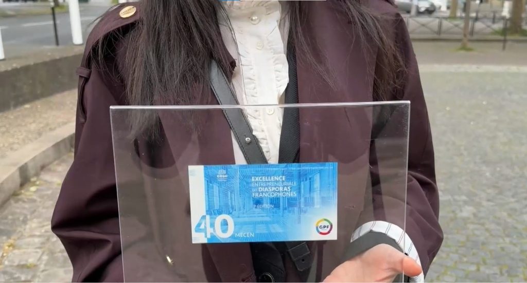 Българският дизайн триумфира в Париж: Елена Китанова с престижна награда за предприемачество