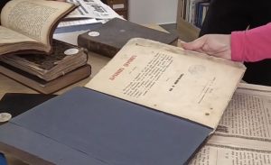 Регионалната библиотека в Бургас съхранява безценни старопечатни издания и религиозни реликви