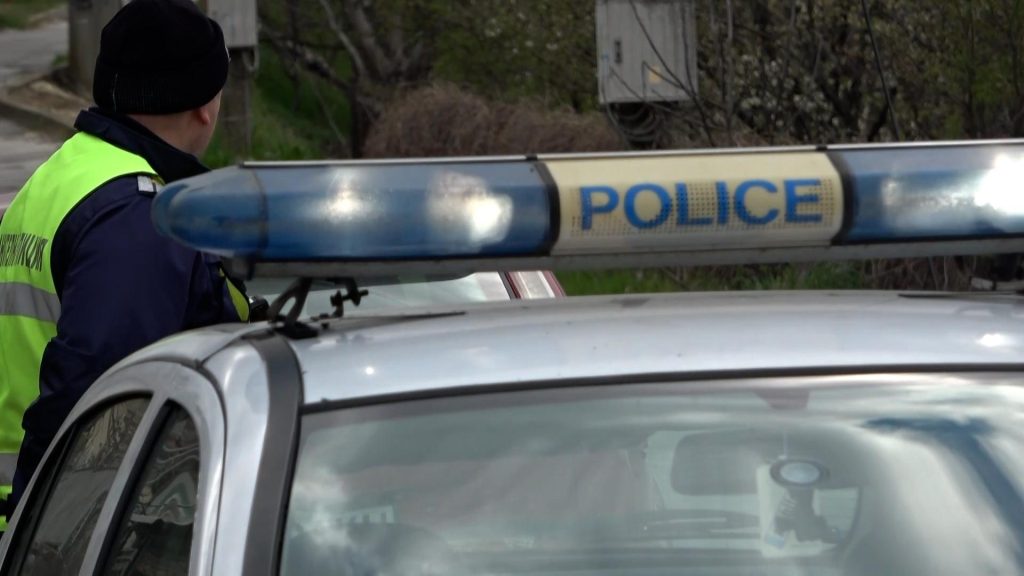 Двама общински съветници от Септември са задържани за купуване на гласове при мащабна акция на МВР