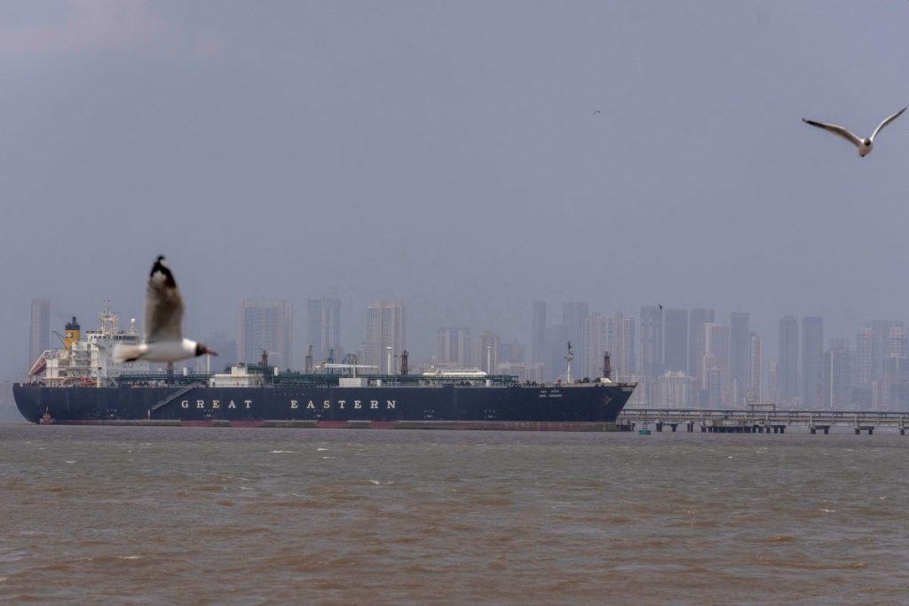 Ормузкият проток остава затворен, Иран не преговаря