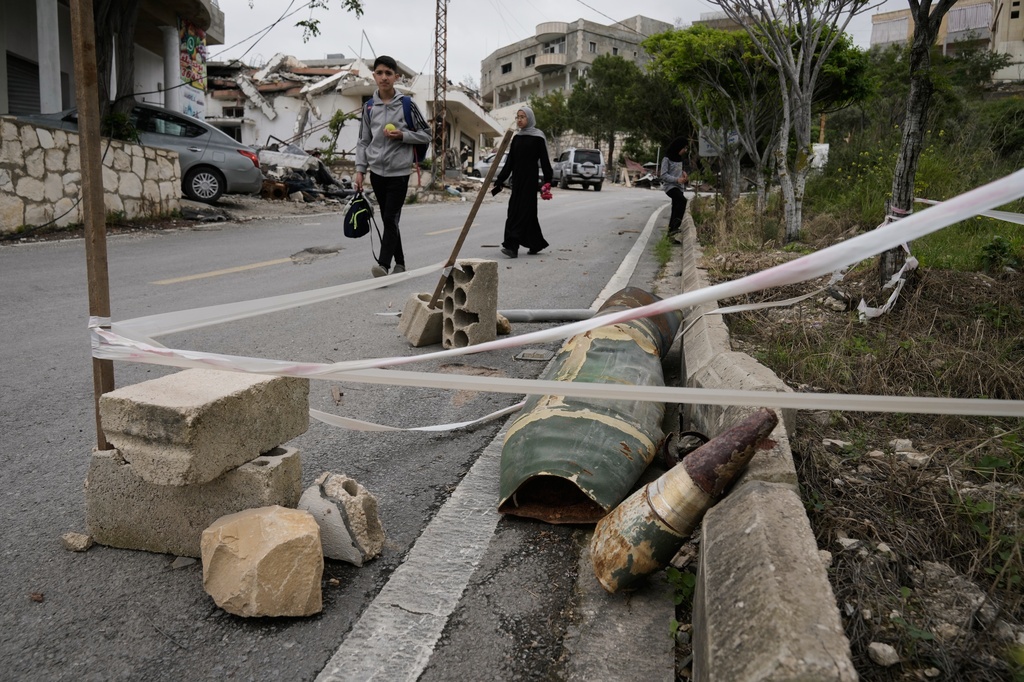 Израелската армия установи „жълта линия“ в Ливан и атакува нарушители на примирието