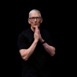 Apple посочи Джон Търнъс за наследник на Тим Кук