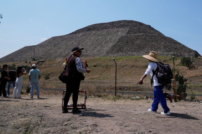 Насилие в Мексико: Смърт на турист и дипломатически служители при ескалация на картелните войни Насилие в Мексико: Смърт на турист и дипломатически служители при ескалация на картелните войни