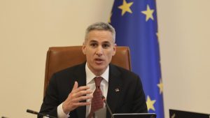 Гюров отхвърли твърденията за българска подкрепа във войната с Иран