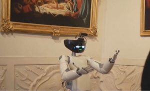 Хуманоидният робот R1 стана новият екскурзовод в музея „Палацо Мадама“ в Торино