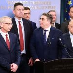 ПП бягат вляво? Не, искат да излязат от „жълтите павета“