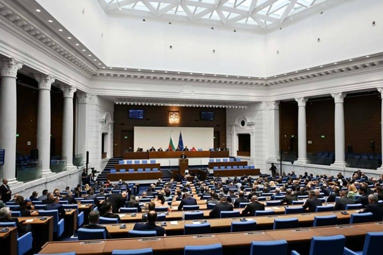 Първи скандал в 52-рия парламент: "Прогресивна България" и опозицията в спор за правилника