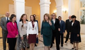 Президентът Илияна Йотова обсъди политическата ситуация с посланици, говорещи български език
