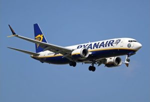 „Райънеър" затваря три бази в Гърция и намалява капацитета си в Атина
