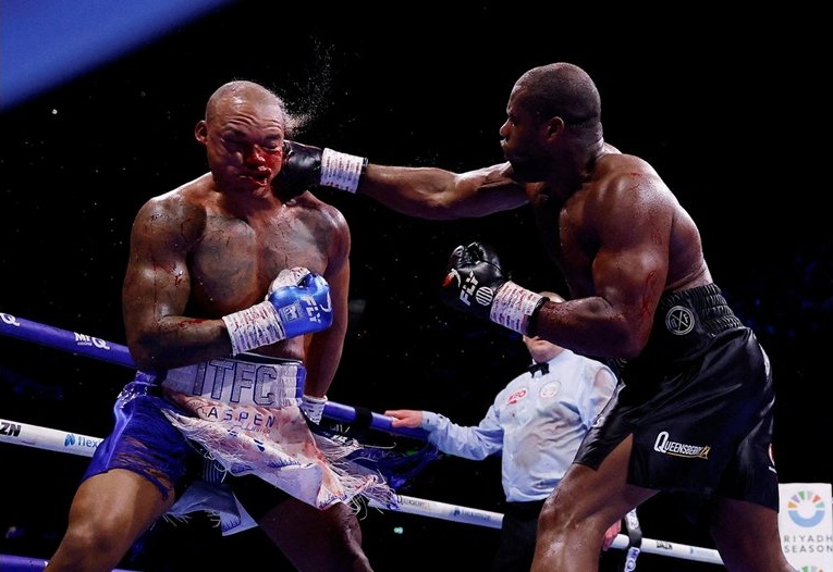 Даниел Дюбоа е новият световен шампион на WBO след зрелищен триумф в Манчестър