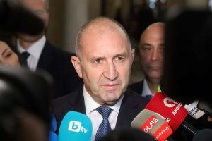 Радев организира дискусия в Министерски съвет за овладяване на цените