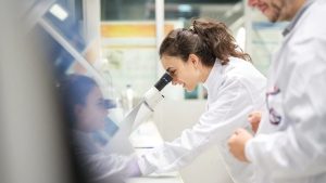 Какво представляват бездимните алтернативи на цигарите и как работят те?