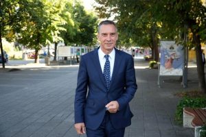 Кметът на Бургас Димитър Николов празнува 59-и рожден ден и първа внучка