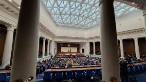 Основната депутатска заплата стана 4236 евро след нови данни на НСИ