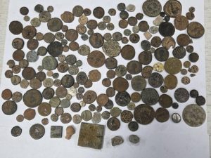 Задържаха над 4600 старинни монети и предмети на „Капитан Андреево“