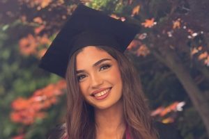 Анна Бодакова от „Демократична България“ се дипломира като социолог от Софийския университет