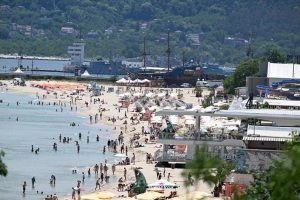 Пазарът на труда в България: Рекордно ниска безработица и остър дефицит на кадри