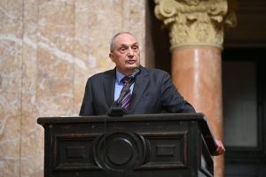 Иван Костов: Прокуратурата да стане част от Министерството на правосъдието