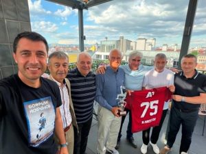 Легендата на „Дунав“ Никола Христов отпразнува 75-годишен юбилей сред футболни величия