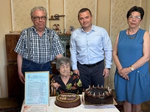 102-годишната русенка Дона Раднева разкри своята рецепта за дълголетие