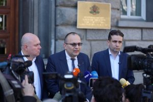 „Демократична България“ настоява за бюджетен дефицит до 3% през 2026 г. и 2,5% през 2027 г.