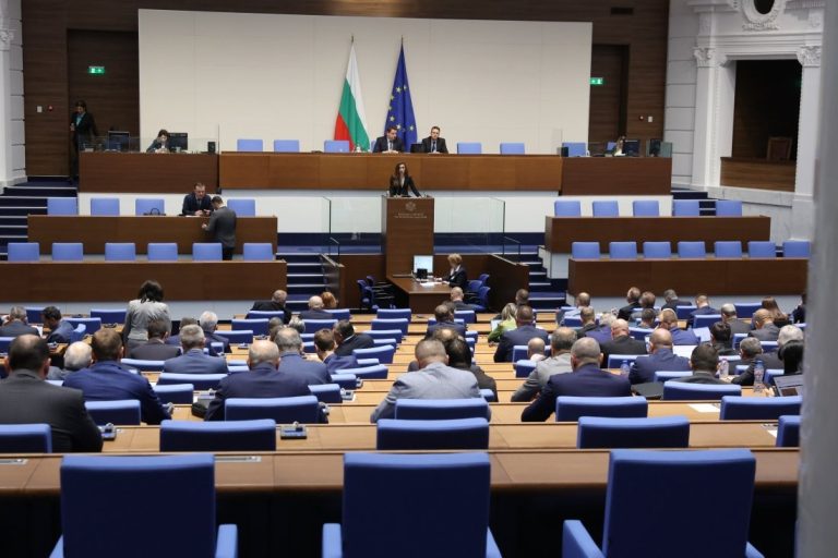 „Демократична България” внесе законопроект за изцяло машинно гласуване
