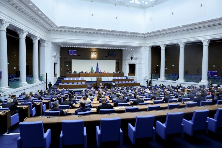 Депутатите обсъждат три законопроекта за промени в НПК и контрол над главния прокурор